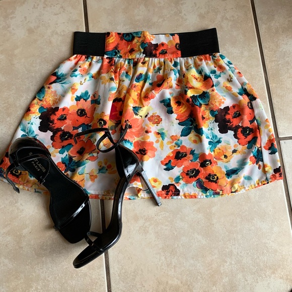❌SOLD❌NWOT Joe B Floral Skirt Bundle - Picture 2 of 5